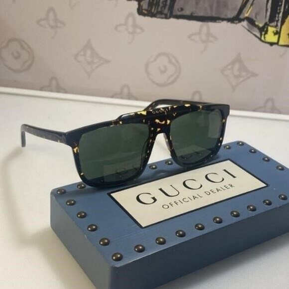 New Gucci Green Square Men's Sunglasses GG1039S 002 as seen on Rihanna - Picture 6 of 11